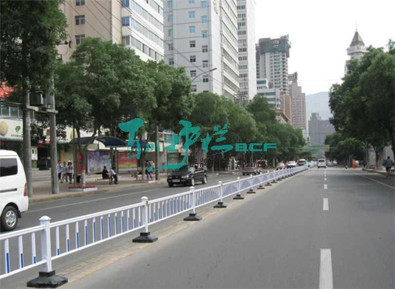 img of 甘肅蘭州經濟型道路護欄工程